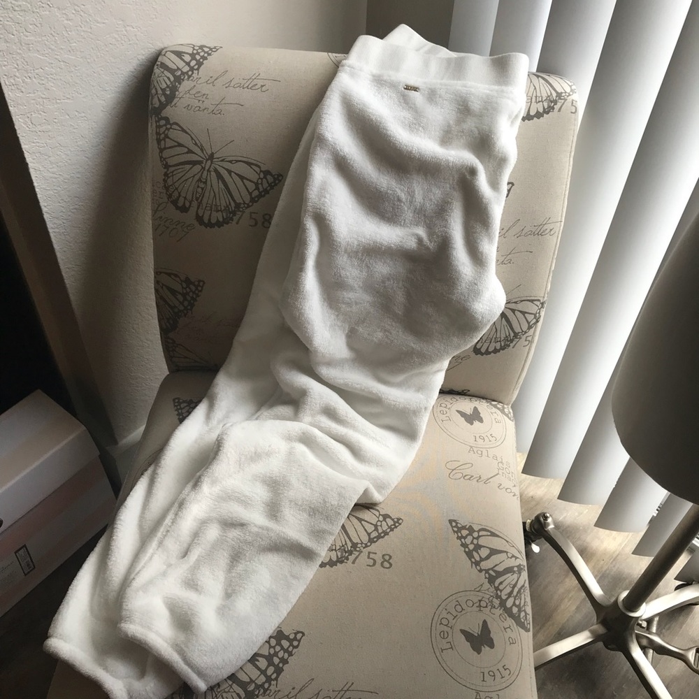 soft comfy Ugg sweatpants loungewear